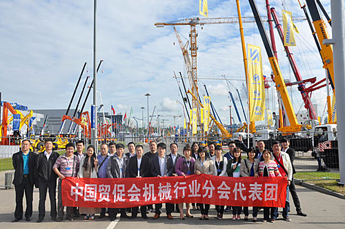 長(cháng)沙天為參加2012年莫斯科國際建筑及工程機械展